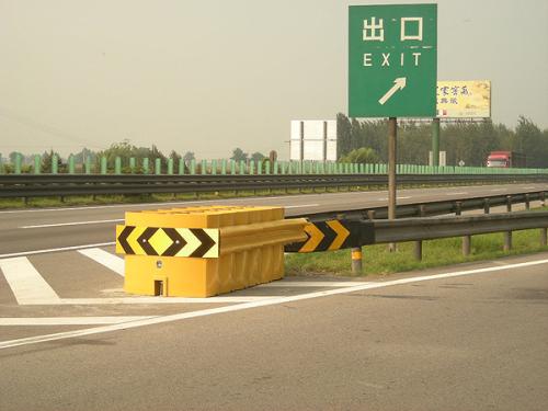 中江县导向防撞垫
